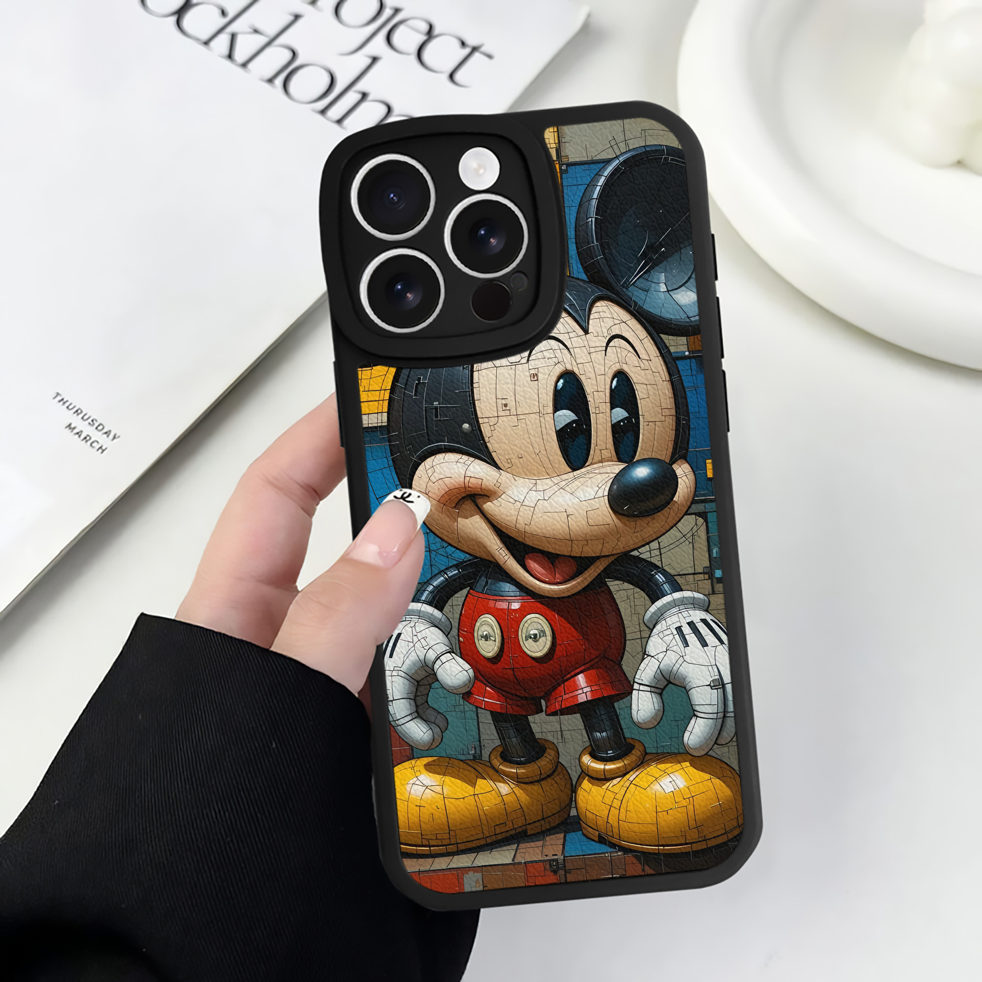 （画像用） ミッキーマウス Mickey Mouse 【iPhone 16シリーズ対応】シリコンスマホケース（レザー調） 材質：シリコン